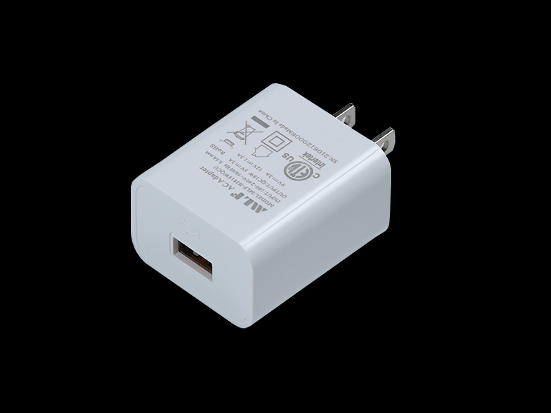 B28 QC18W 中規單USB 充電器