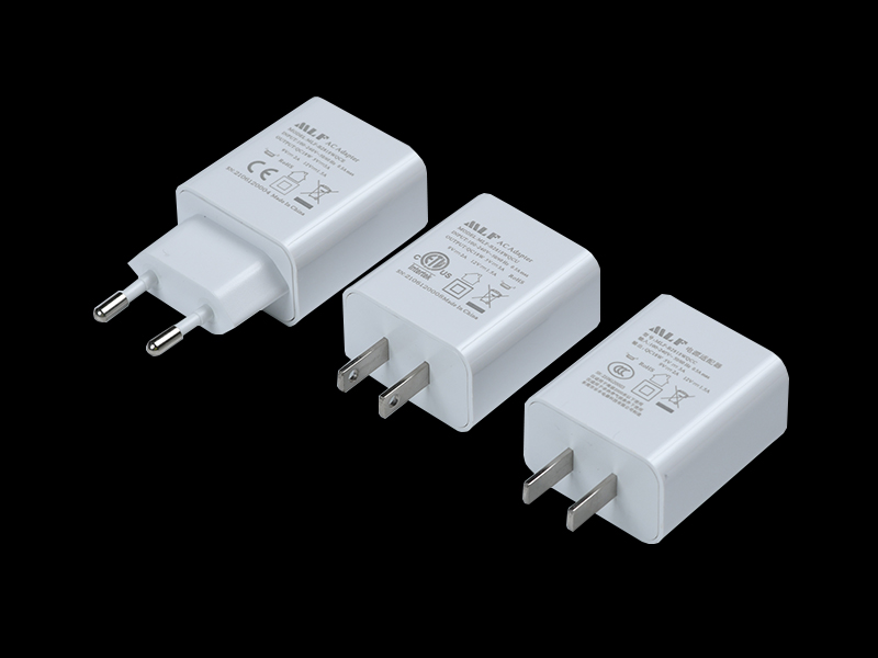 B28 QC18W 中規單USB 充電器