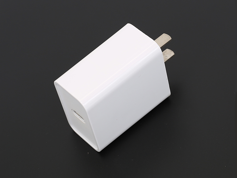 D14 PD30W 快充 中規(guī)充電器